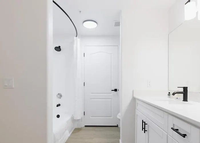 Apartment Landing - Modern With Amazing Amenities