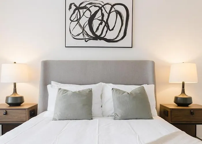 Landing - Modern With Amazing Amenities