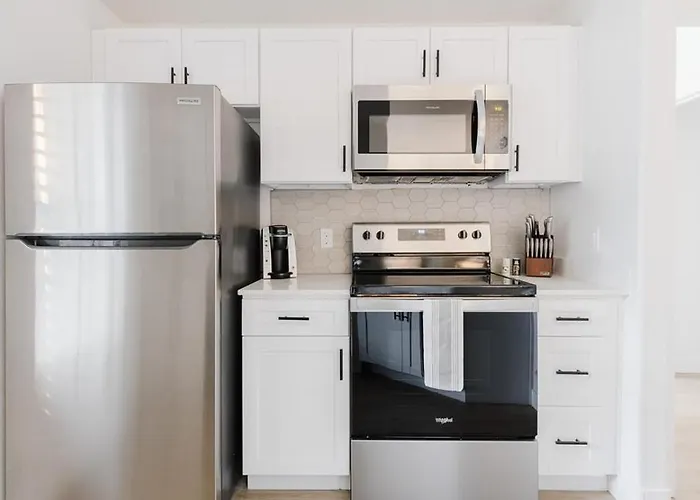Apartment Landing - Modern With Amazing Amenities
