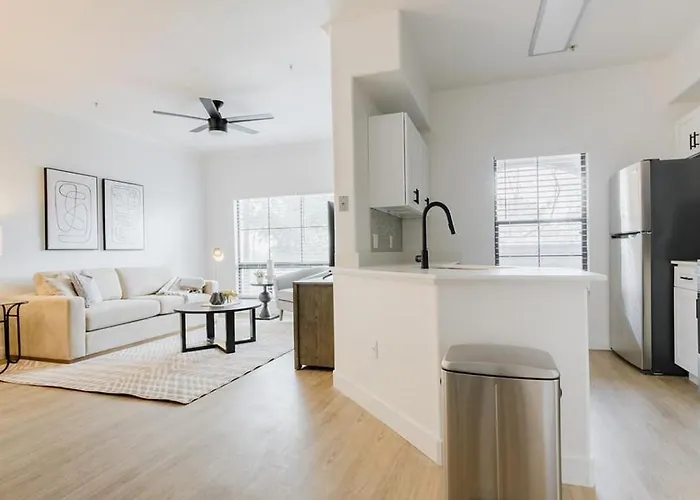 Landing - Modern With Amazing Amenities